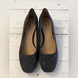 Trotters Grey With Black Design Suede Slip On Pumps‎ Size 5M